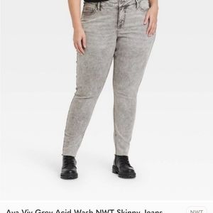Ava Viv Grey Acid Wash NWT Skinny Jeans